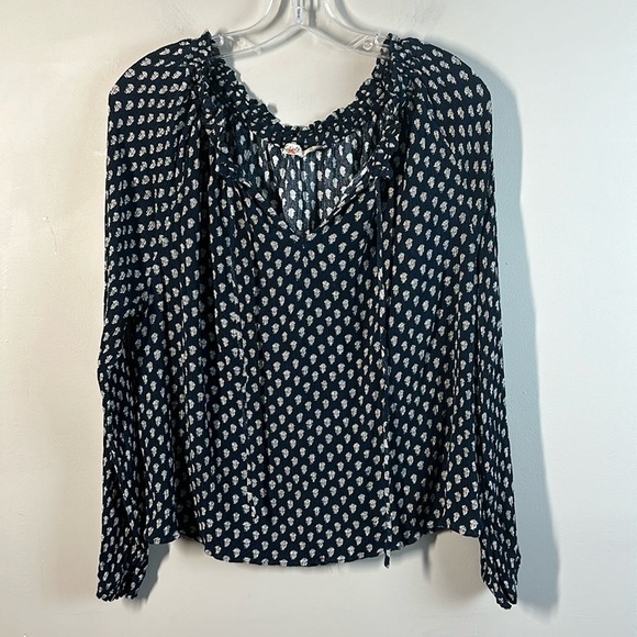 Faherty Emery Peasant Blouse Boho Tie Gauzy Size M Ditsy Floral Lotus Pattern - Picture 5 of 15